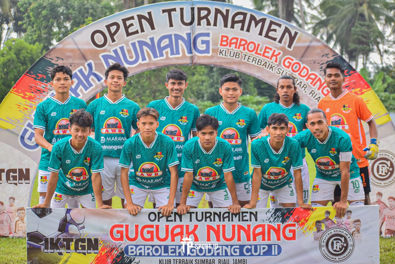 Skuad Kopi Mos FC di Turnamen Sepakbola Guguak Nunang Barolek Gadang II